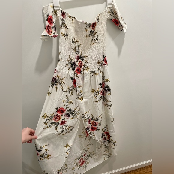 Off-shoulder high-low floral dress - Picture 2 of 3